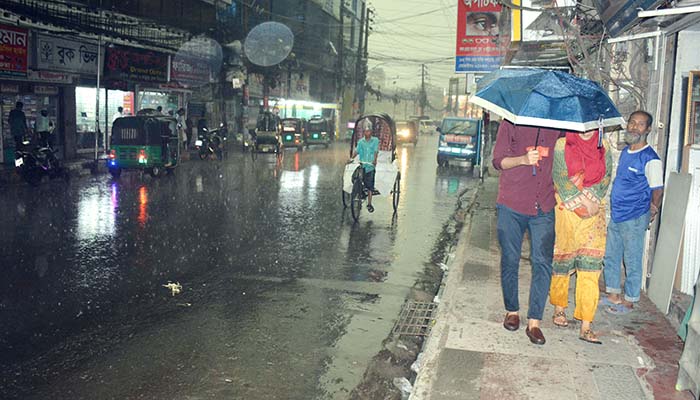  ৪৫ মিনিটের বৃষ্টিতে স্বস্তি