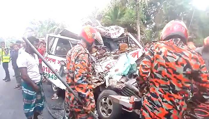 বিআরটিসি বাসের সাথে সংঘর্ষ, অ্যাম্বুলেন্সের ৫ যাত্রী নিহত