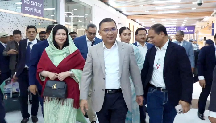 অবশেষে ঢাকায় তারেক রহমান