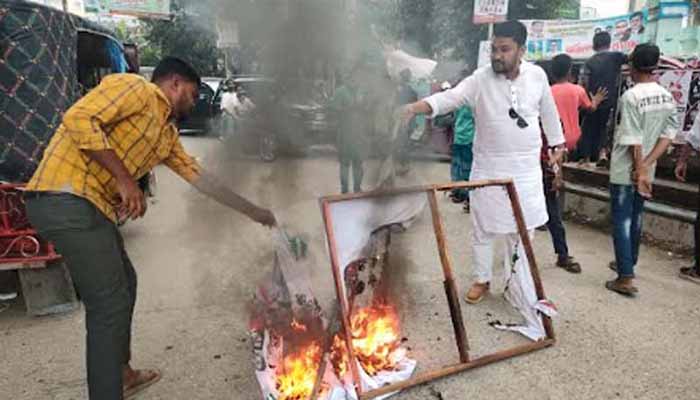 কক্সবাজারে এনসিপির সভায় বিএনপির হামলা-ভাঙচুর-অগ্নিসংযোগ