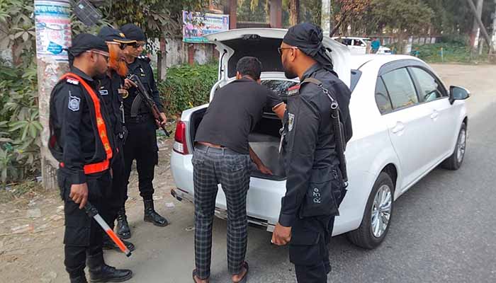  নগরীর বিভিন্ন পয়েন্টে তল্লাশী 