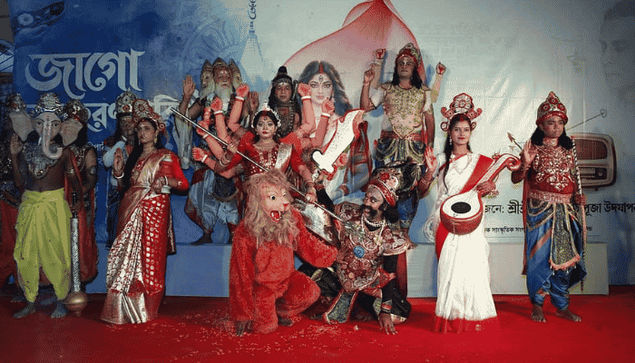 বরিশালে শংকর মঠে দেবী দুর্গার আগমনী অনুষ্ঠান