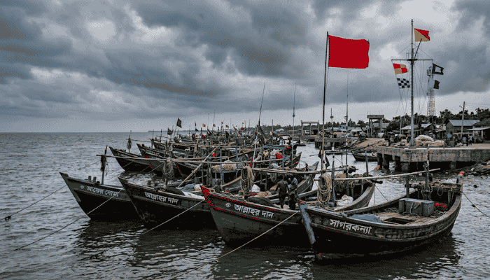 অতি প্রবল ঘূর্ণিঝড় অর্ণব: ৩ নম্বর সংকেত