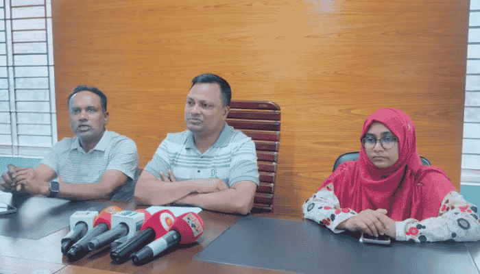 সুগন্ধায় মৎস্য কর্মকর্তাদের ওপর হামলা