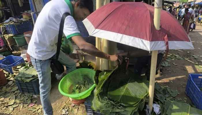লক্ষ্মীপূজা কাল; আমেজ বরিশালের বাজারে