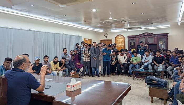 অন্যায় পেলে আবার তালাবদ্ধ করে দিও- নতুন ভিসি