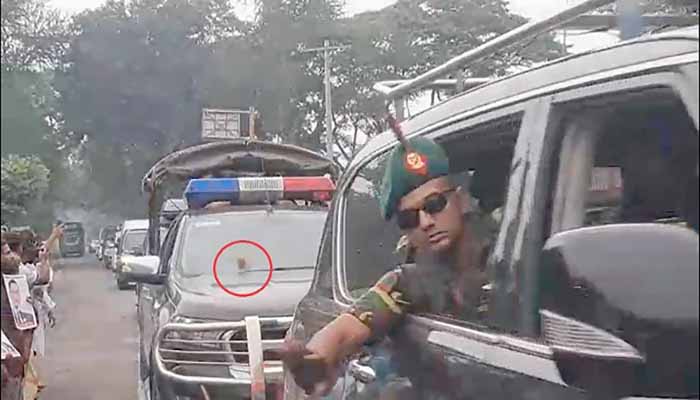 বরিশাল সফর; প্রধানমন্ত্রীর গাড়িবহরে ইটের টুকরা নিক্ষেপ, তদন্ত করছে পুলিশ