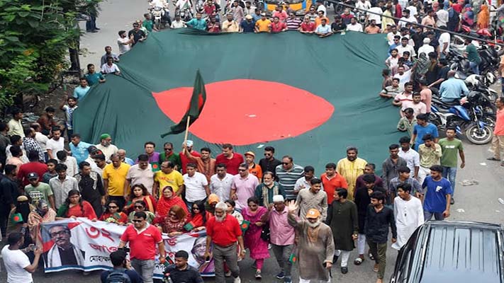 আ’লীগের প্রতিষ্ঠাবার্ষিকীর শোভাযাত্রায় মানুষের ঢল