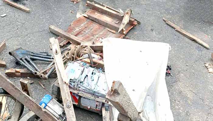 মাদারীপুরে সড়ক দুর্ঘটনায় ব্যাটারিচালিত ভ্যানের ৩ যাত্রী নিহত