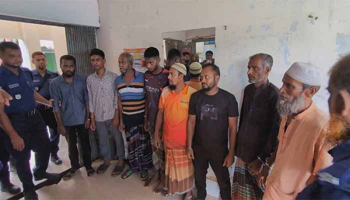 আগৈলঝাড়া থানায় হামলা; গ্রেপ্তার ১৮, আসামি ৩৪৩
