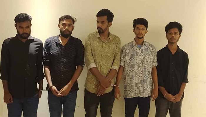 সাবেক এমপির বাসায় চাঁদাবাজি: বৈষম্যবিরোধী  ৫ ছাত্র নেতা আটক