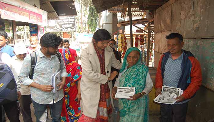 শোডাউনবিহীন প্রচারণায় মনীষা