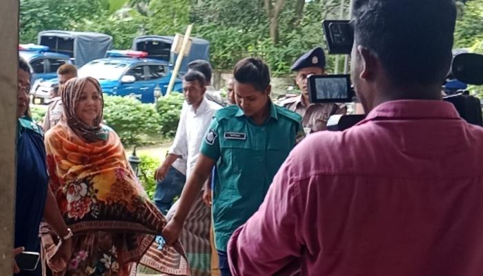 বরিশালে মুহুরি হত্যা, স্ত্রী গ্রেপ্তার