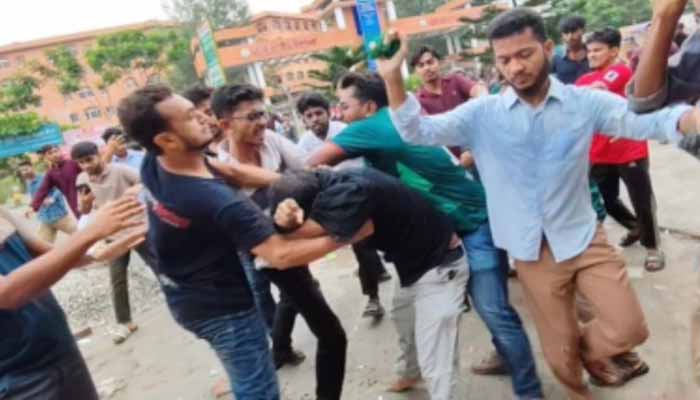 বরিশাল বিশ্ববিদ্যালয়ের ছাত্রদল ও ছাত্রশিবিরের মধ্যে সংঘর্ষ