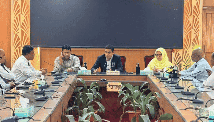 নবাগত ডিসিকে শুভেচ্ছা পিরোজপুরের আইনজীবীদের