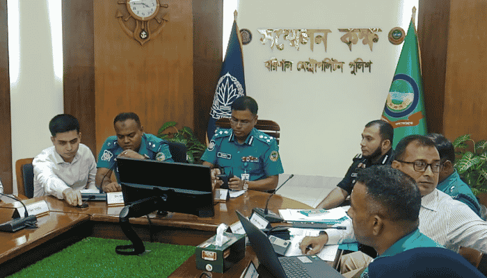 দুর্গাপূজা নিয়ে বরিশালে পুলিশ কমিশনারের মতবিনিময়