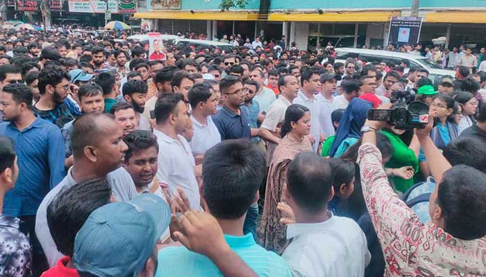 আইনশৃঙ্খলা পরিস্থিতির অবনতিতে ছাত্রদলের প্রতিবাদ