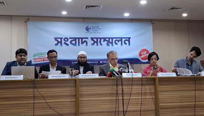২৫ হাজার টাকা উত্তোলনে বাংলাদেশে ৩৭২-৪৬২ টাকা, ভারতে ০ টাকা