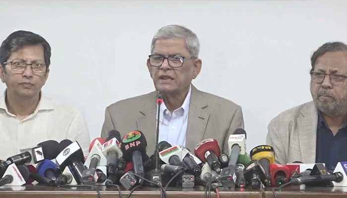 বিদেশ নেওয়ার মত অবস্থায় নেই খালেদা জিয়া: মির্জা ফখরুল