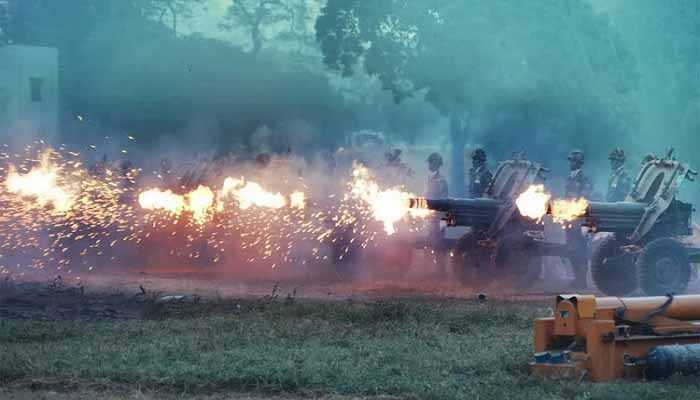  শহীদদের প্রতি সেনাবাহিনীর গান স্যালুট 