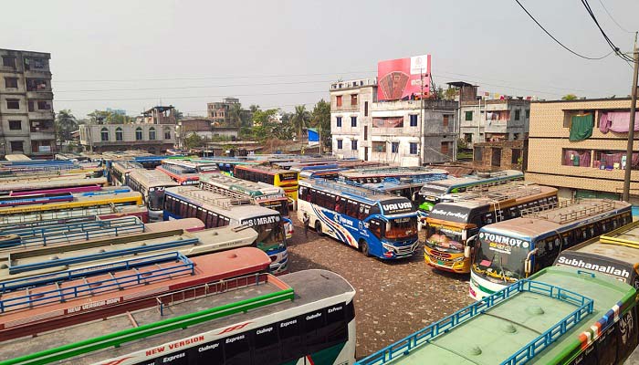 বরিশালসহ  ১৬ রুটে বাস চলাচল বন্ধ