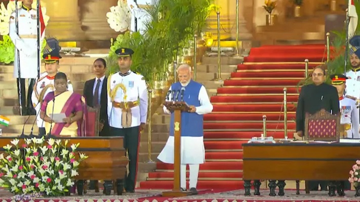 ভারতের  প্রধানমন্ত্রী হিসেবে টানা তৃতীয়বার শপথ নিলেন মোদি