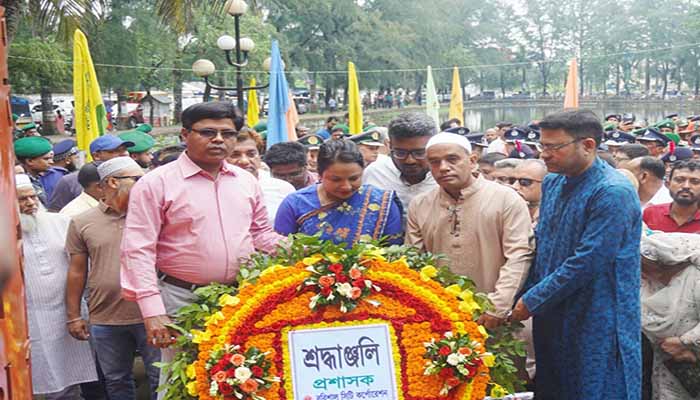 জুলাইগণ অভ্যুত্থান: বরিশাল সিটি কর্পোরেশনের প্রশাসকের পক্ষে শ্রদ্ধাঞ্জলি