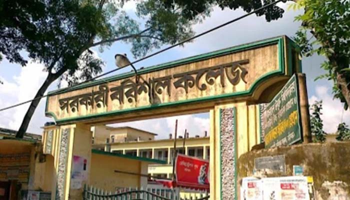 সিটি কর্পোরেশন বন্ধ করে দিল পুকুর ভরাটের কাজ