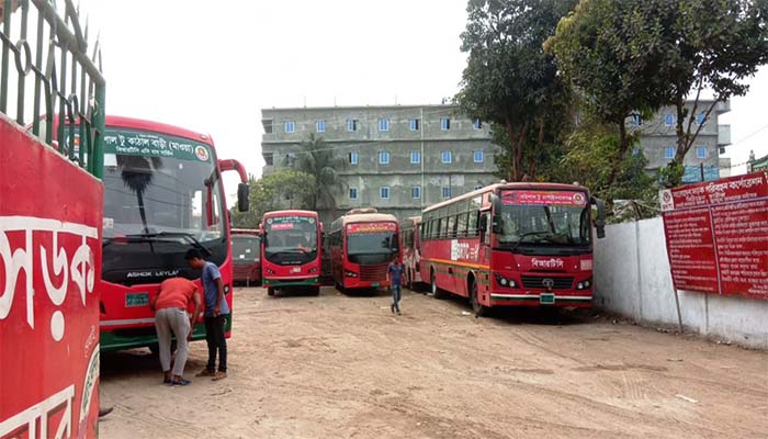 ‘শিক্ষার্থী’ পরিচয়ে বরিশালে বিআরটিসির কাউন্টার দখল