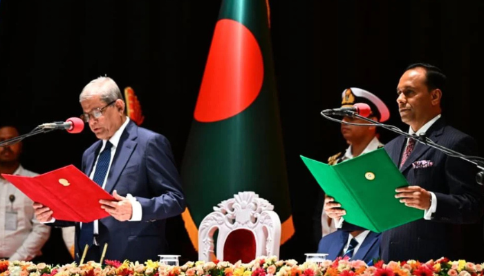 শপথ নিলেন নতুন রাষ্ট্রপতি মির্জা ফখরুল, মন্ত্রিসভায় নতুন ৬ মুখ