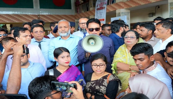 বরিশাল বিশ্ববিদ্যালয়ের উন্নয়নের আশ্বাস শিক্ষামন্ত্রীর