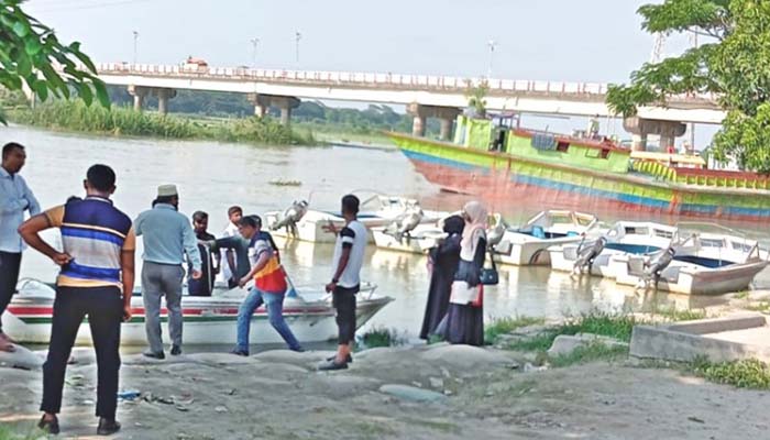 স্পিডবোট চলাচল বন্ধ করে দিলেন বিএনপি নেতা 