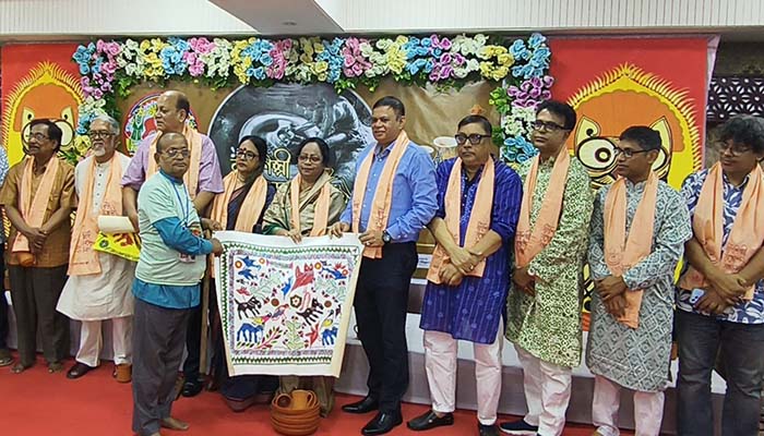 বরিশালে ১৭ মৃৎশিল্পীকে সম্মাননা প্রদান
