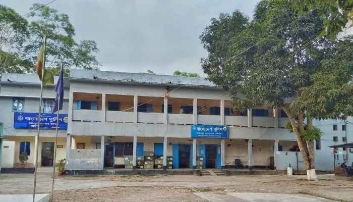 উজিরপুরে মাইক্রোবাসে এসে হামলা, নিহত ১