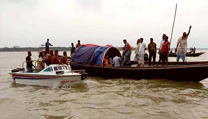মেঘনায় নৌকাডুবিতে নিখোঁজ বাবা-ছেলের মরদেহ উদ্ধার
