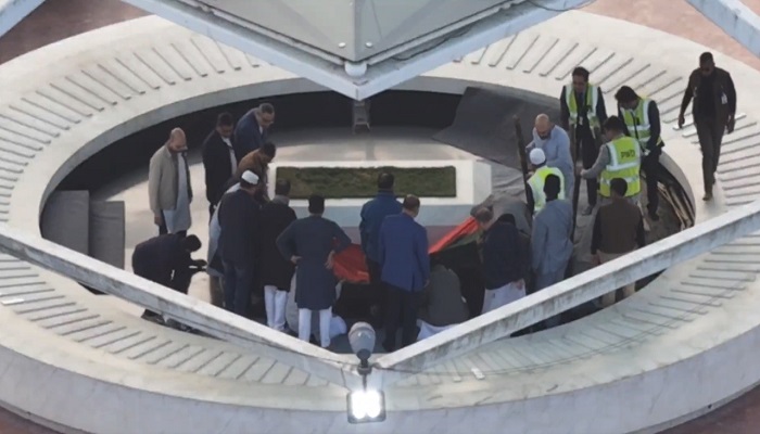 স্বামীর কবরের পাশে চিরনিদ্রায় শায়িত খালেদা জিয়া