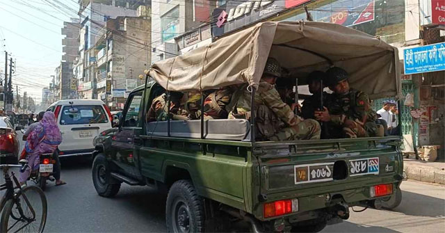 অপ্রীতিকর ঘটনা ঠেকাতে বরিশালে বিজিবির টহল