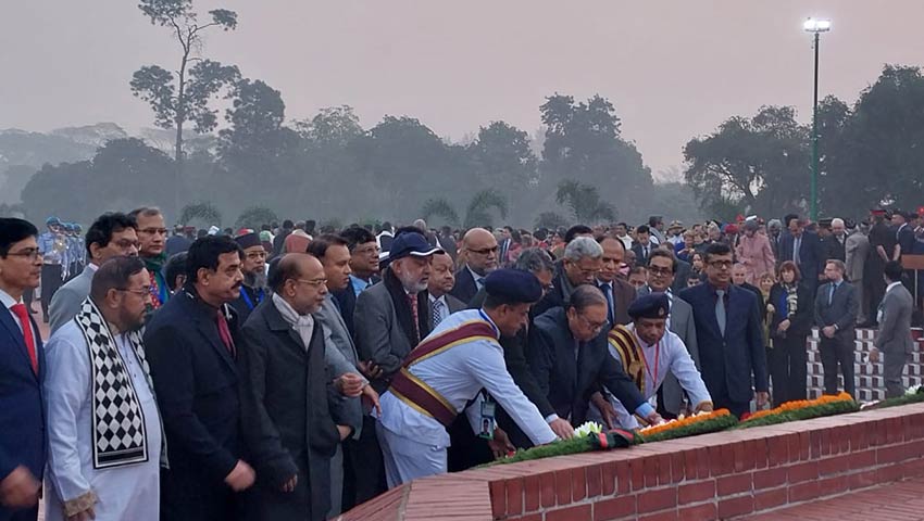  জাতীয় স্মৃতিসৌধে প্রধান বিচারপতির শ্রদ্ধা