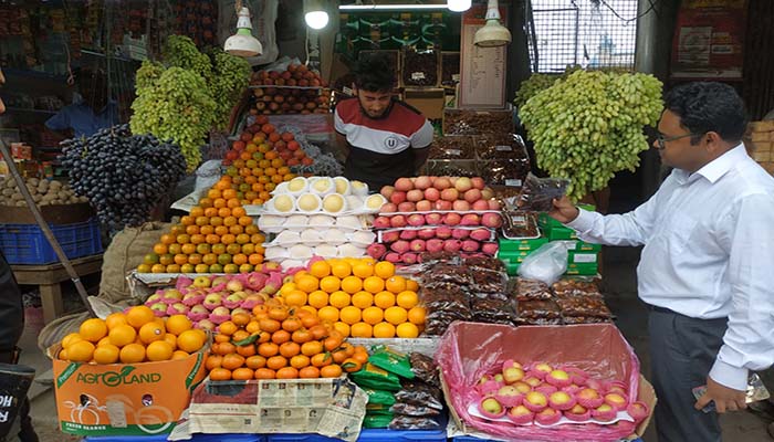 বাজারে অভিযান চালিয়ে ১০ হাজার টাকা জরিমানা আদায়