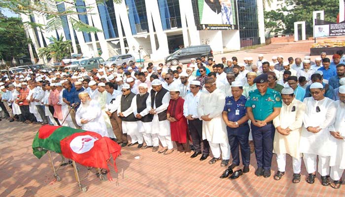 সাংবাদিক এসএম ইকবালের দাফন সম্পন্ন